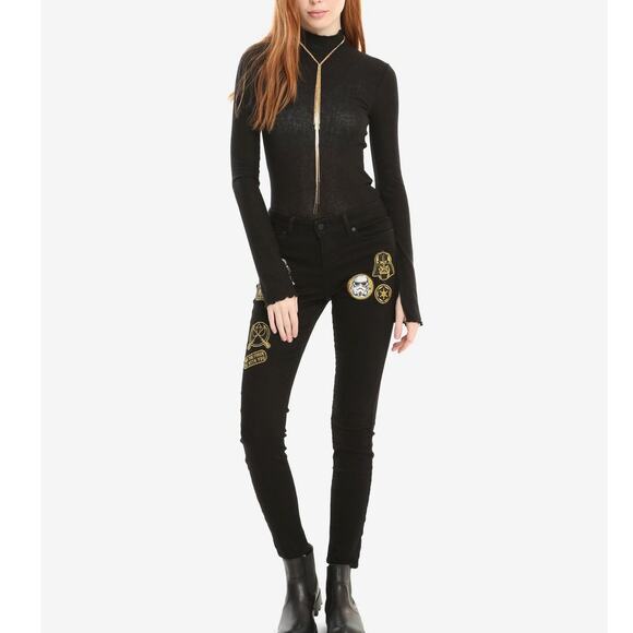 Her Universe Star Wars Jeans 12 Short Black Skinny Mid Rise Patches Darth Vadar - Picture 8 of 9